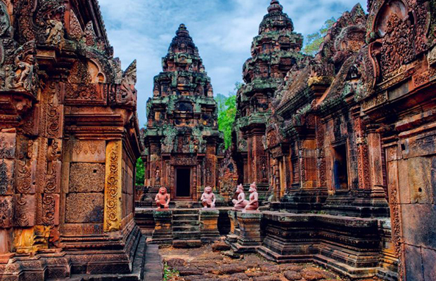 Banteay-Srei-and-Grand-Temple-Tour-from-Siem-Reap-3