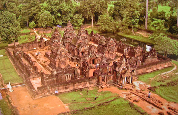 Banteay-Srei-and-Grand-Temple-Tour-from-Siem-Reap-4